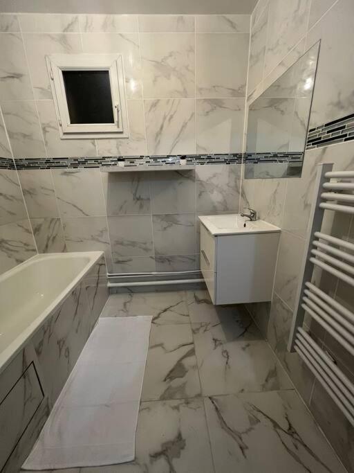 Appartement Luxueux 70M2, 2 Chambres Argenteuil Exterior photo